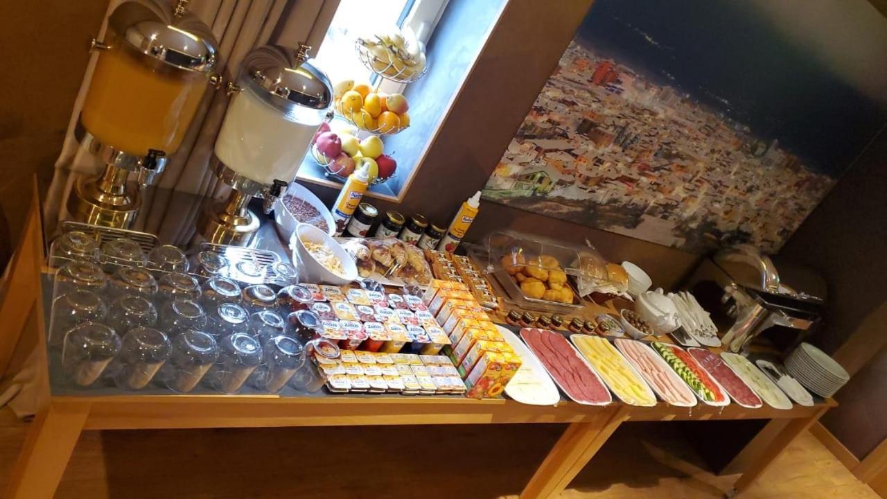 Richmond Hotel Корча Екстериор снимка