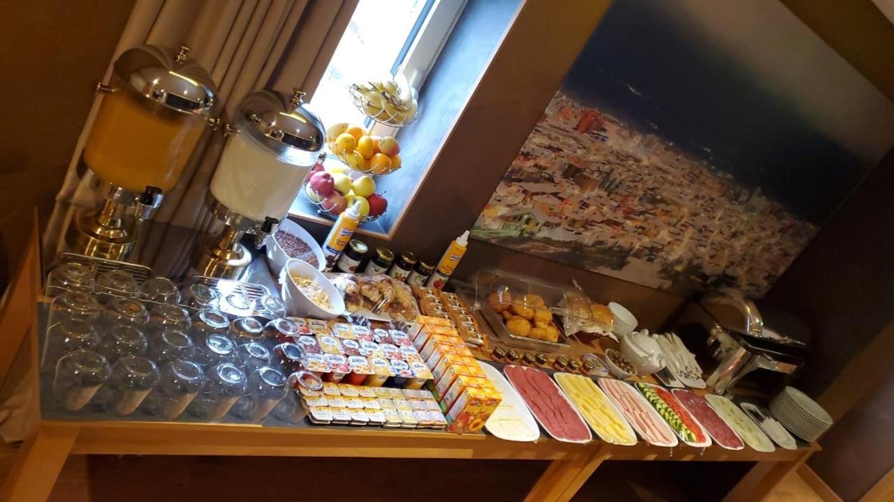 Richmond Hotel Корча Екстериор снимка