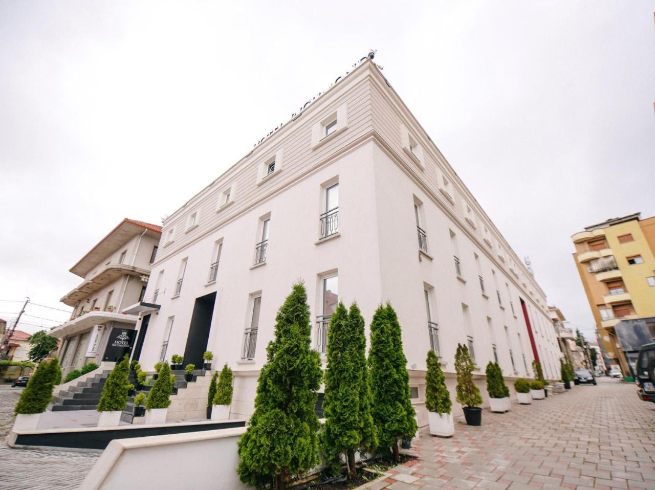 Richmond Hotel Корча Екстериор снимка