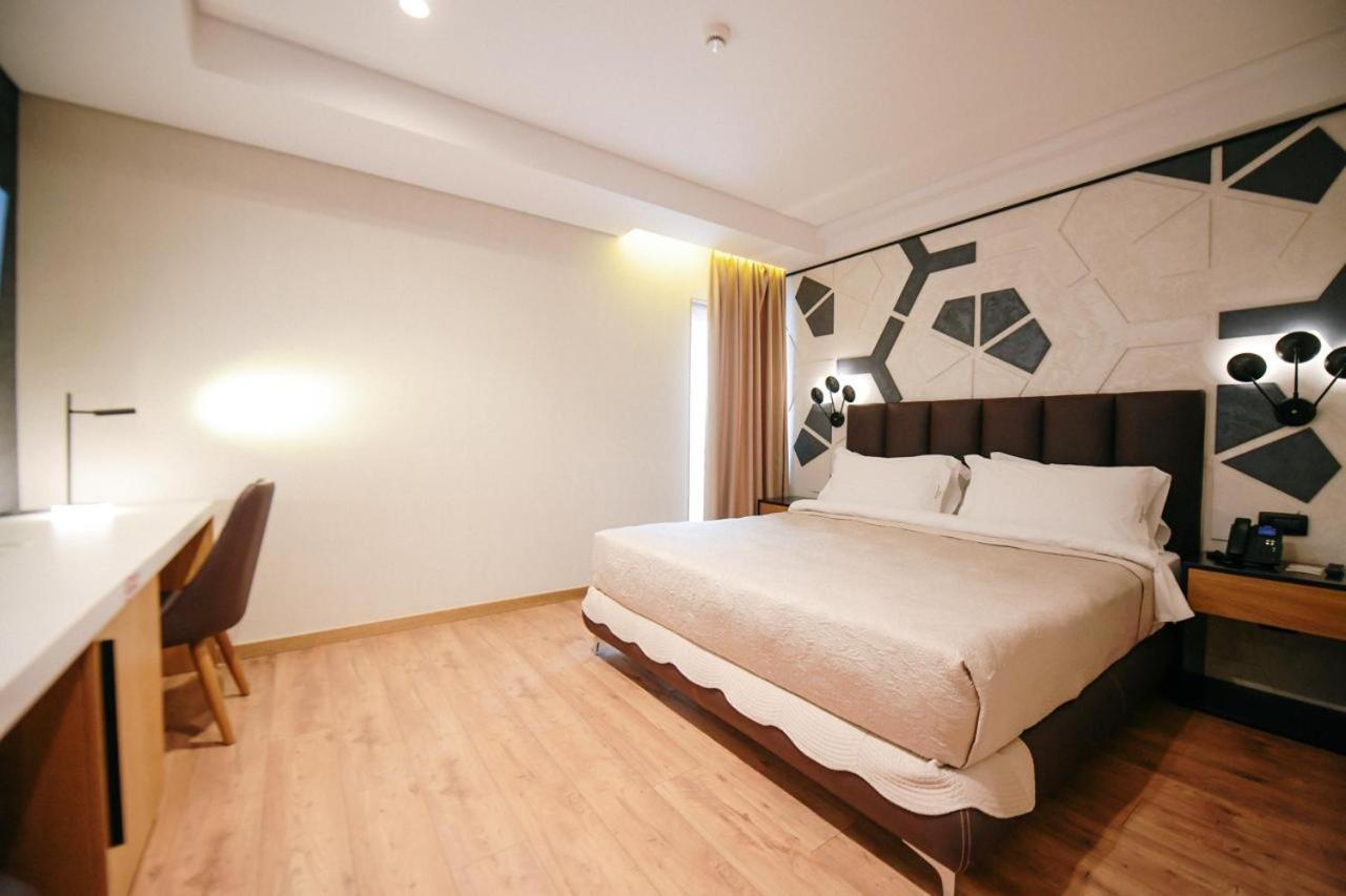 Richmond Hotel Корча Екстериор снимка
