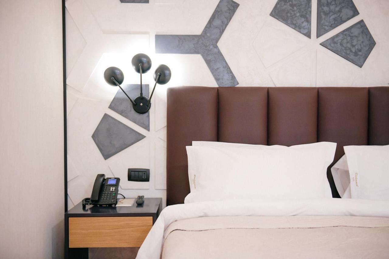Richmond Hotel Корча Екстериор снимка