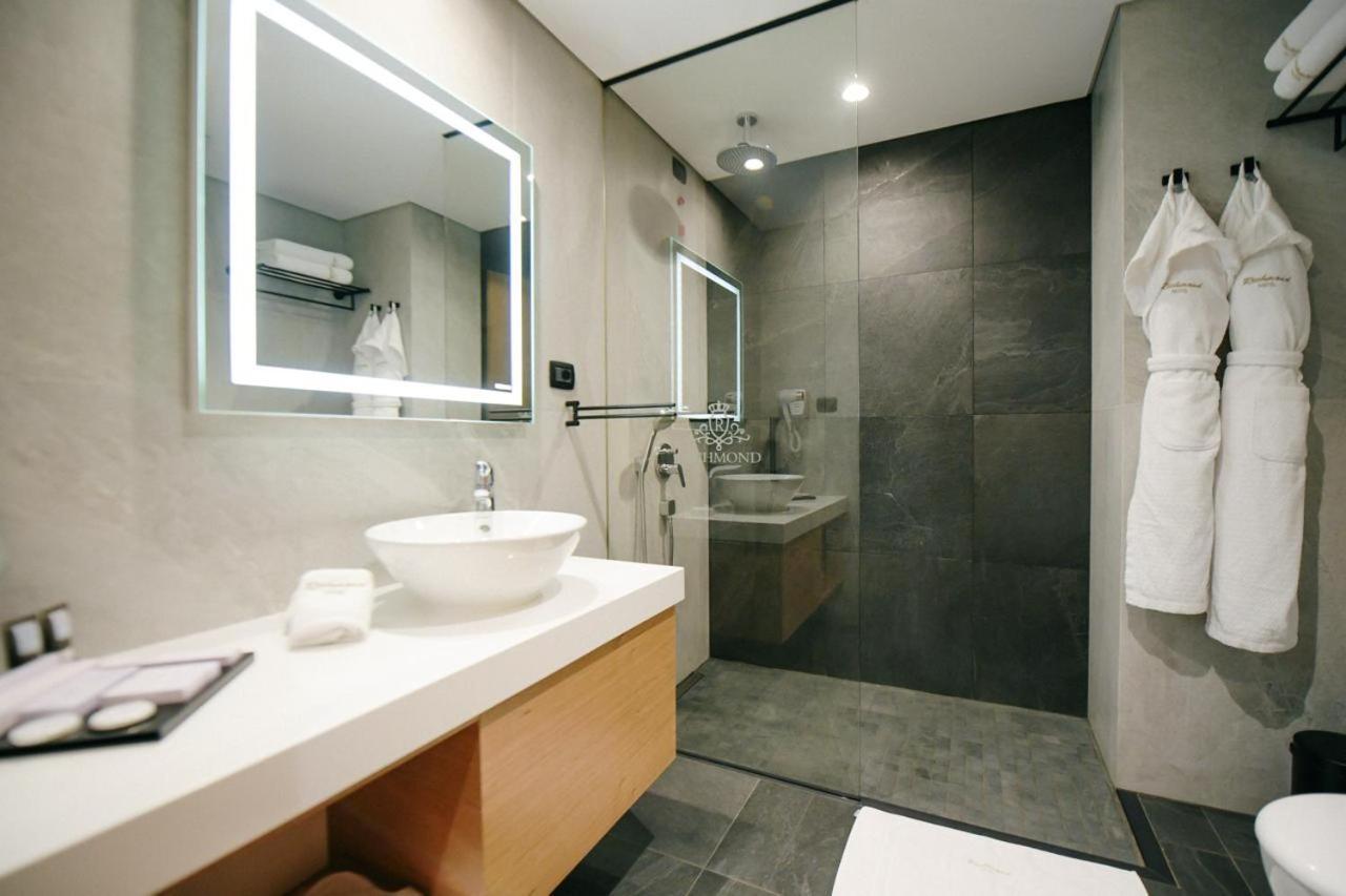 Richmond Hotel Корча Екстериор снимка