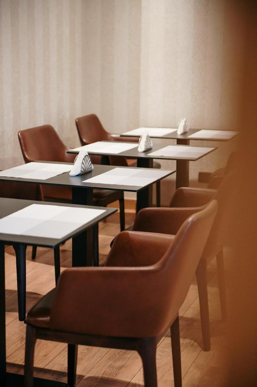 Richmond Hotel Корча Екстериор снимка