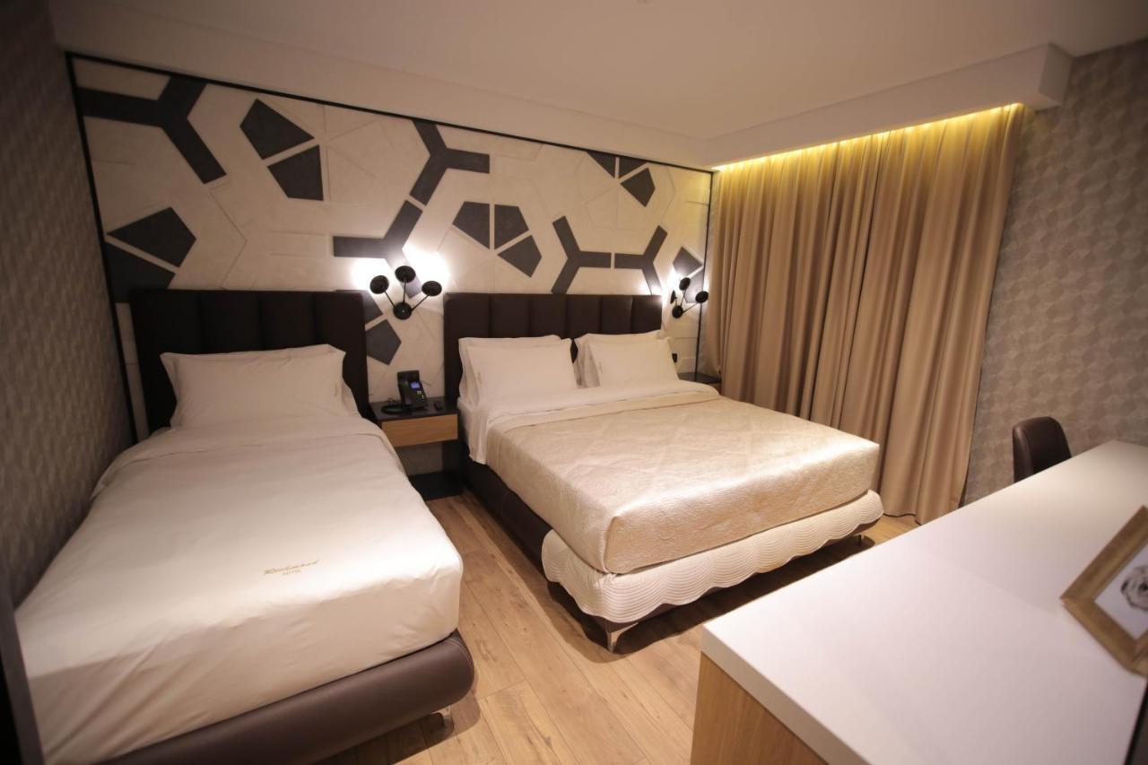 Richmond Hotel Корча Екстериор снимка