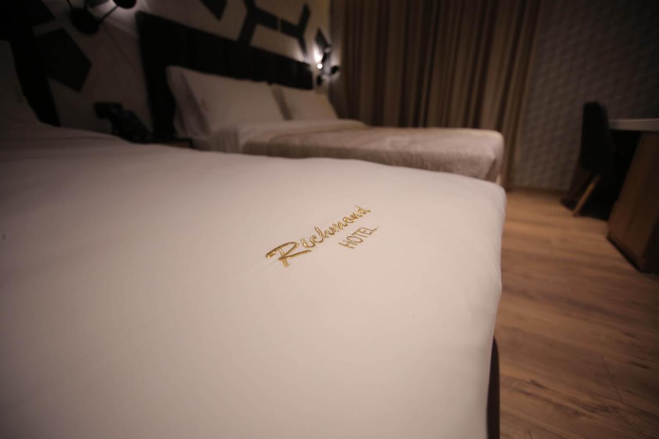 Richmond Hotel Корча Екстериор снимка