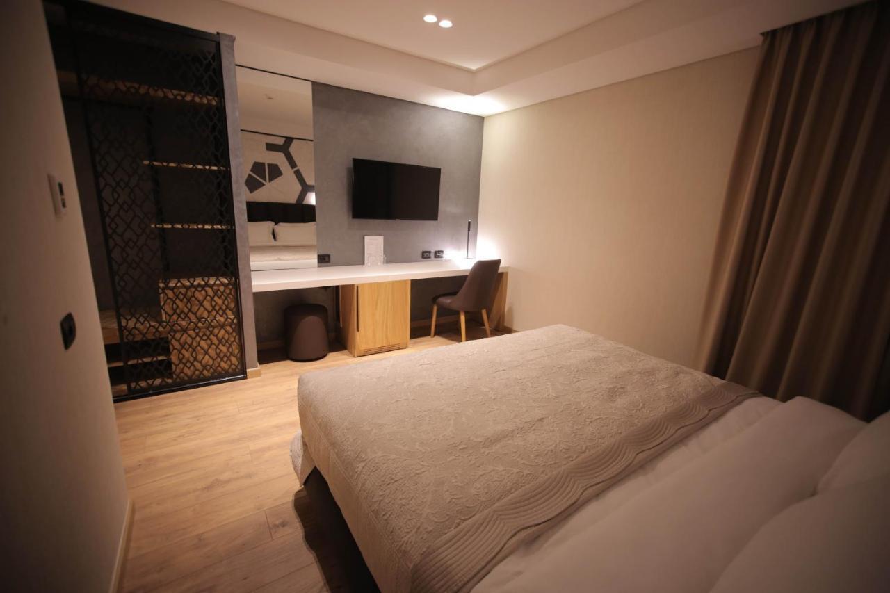 Richmond Hotel Корча Екстериор снимка