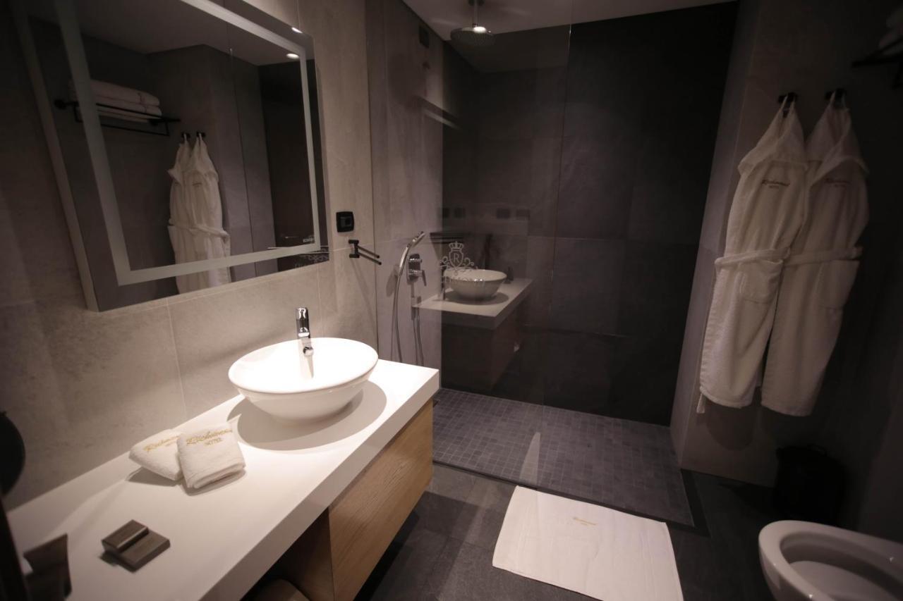 Richmond Hotel Корча Екстериор снимка