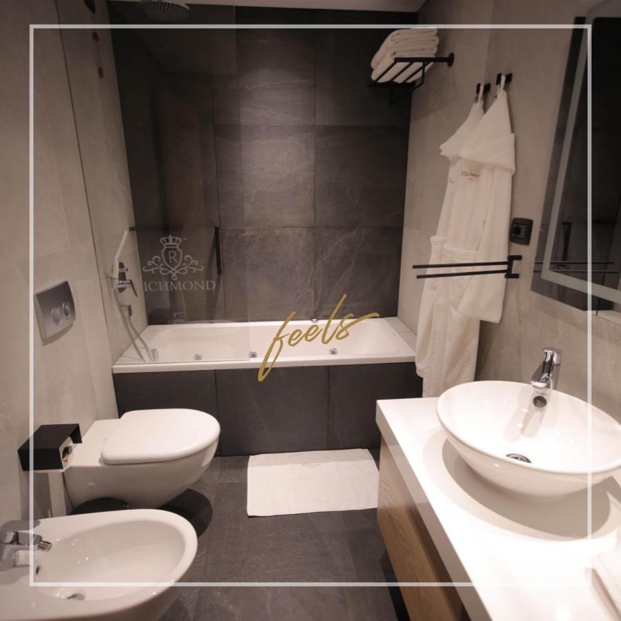 Richmond Hotel Корча Екстериор снимка